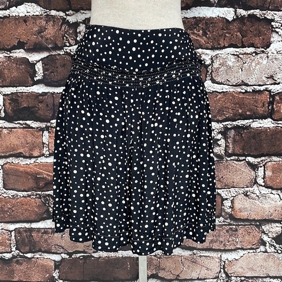 Max Studio Skirt Black White Polka Dots Full Short Size Small - Picture 12 of 13